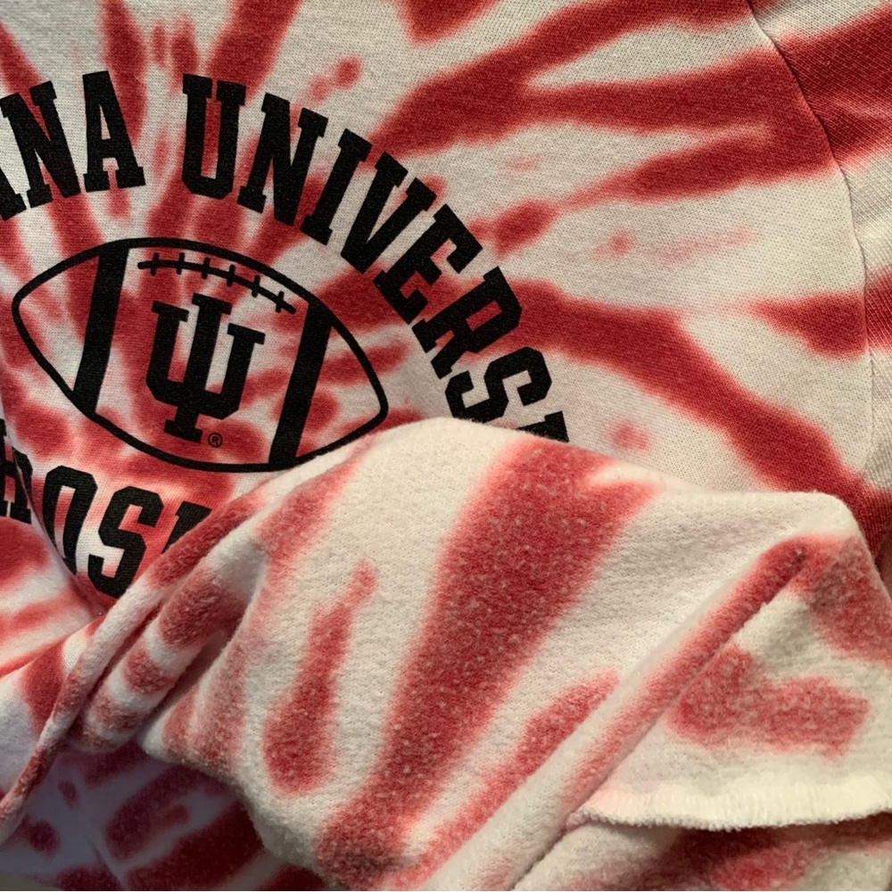 VS PINK IU Indiana Hoosiers Football Tie Dye Boxy Cropped Fleece Long Sleeve Top - Picture 6 of 9